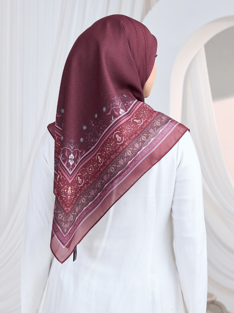 SARAE CRIMSON - Image 3