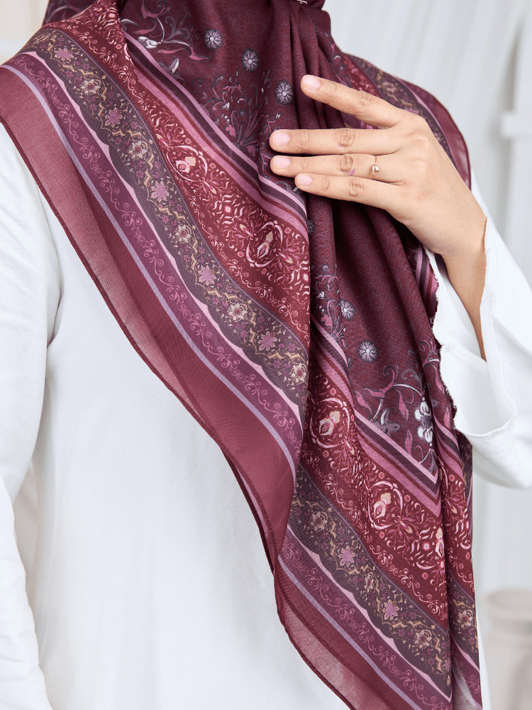 SARAE CRIMSON - Image 4